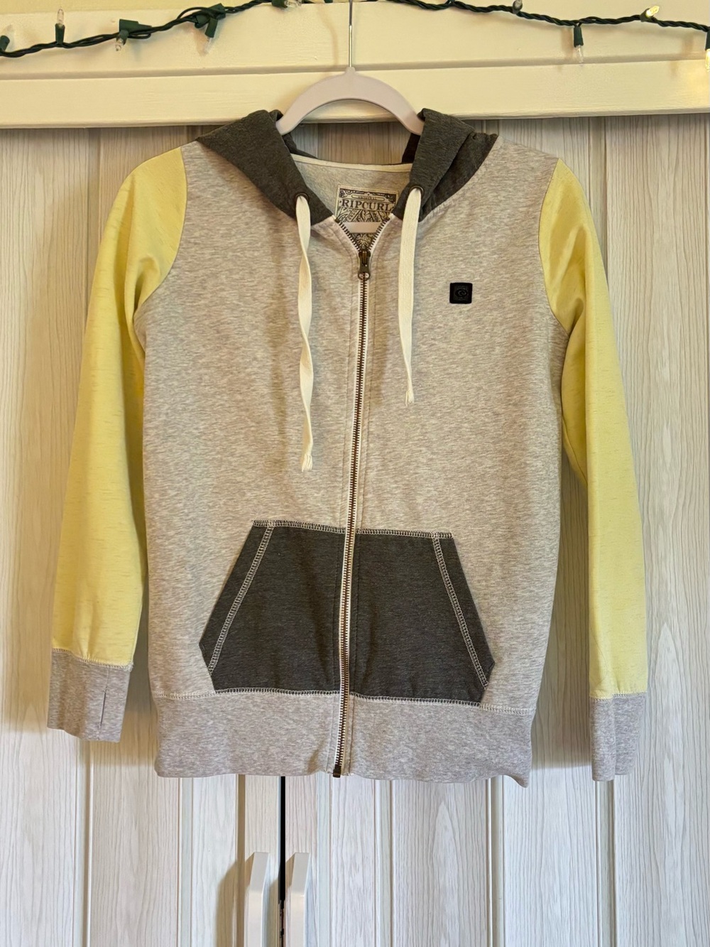 Rip Curl Light Gray & Yellow Zip Hoodie with Dark Gray Accents Size 6